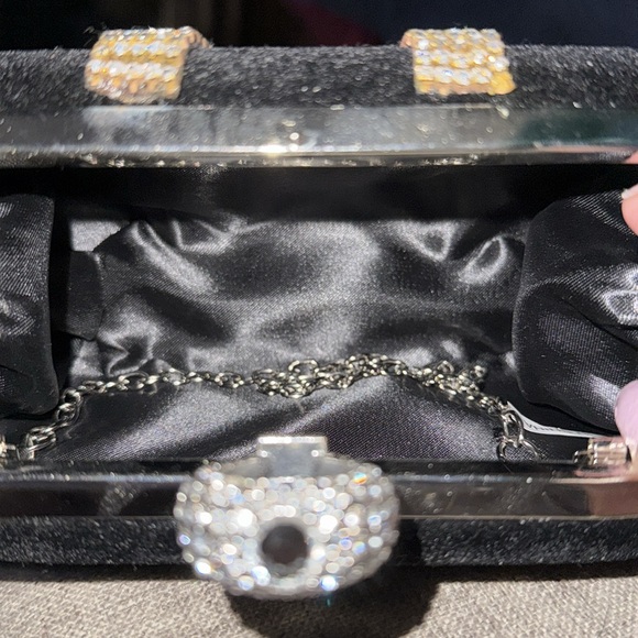 NWT Dayana Fontana NYC Clutch has a Strap it's more wristlet. - Picture 3 of 3